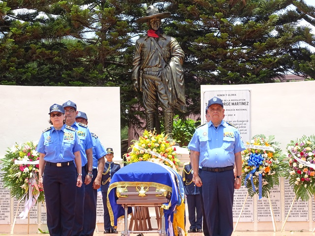 Polic A Rinde Homenaje P Stumo A Inspectora Juana Aguilar Polic A